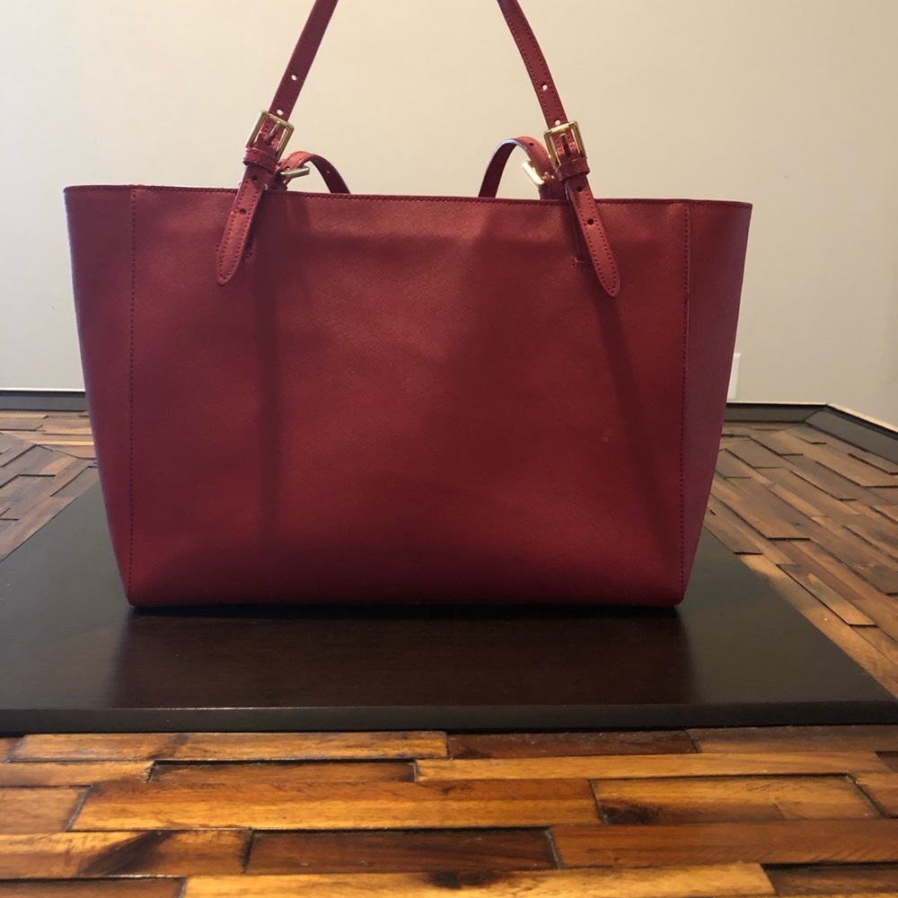 Tory Burch - Picture 2 of 9